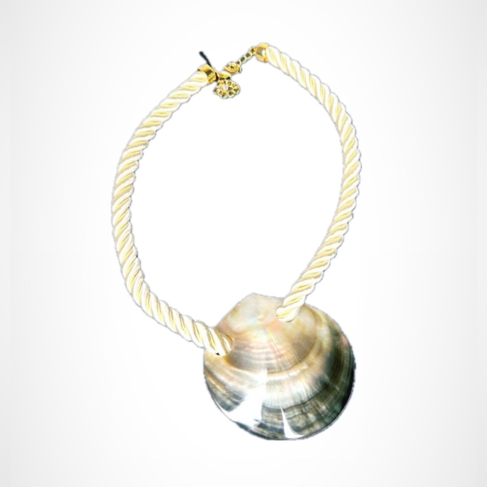 House of Harlow 1960 Gold and Cream Shell Necklace